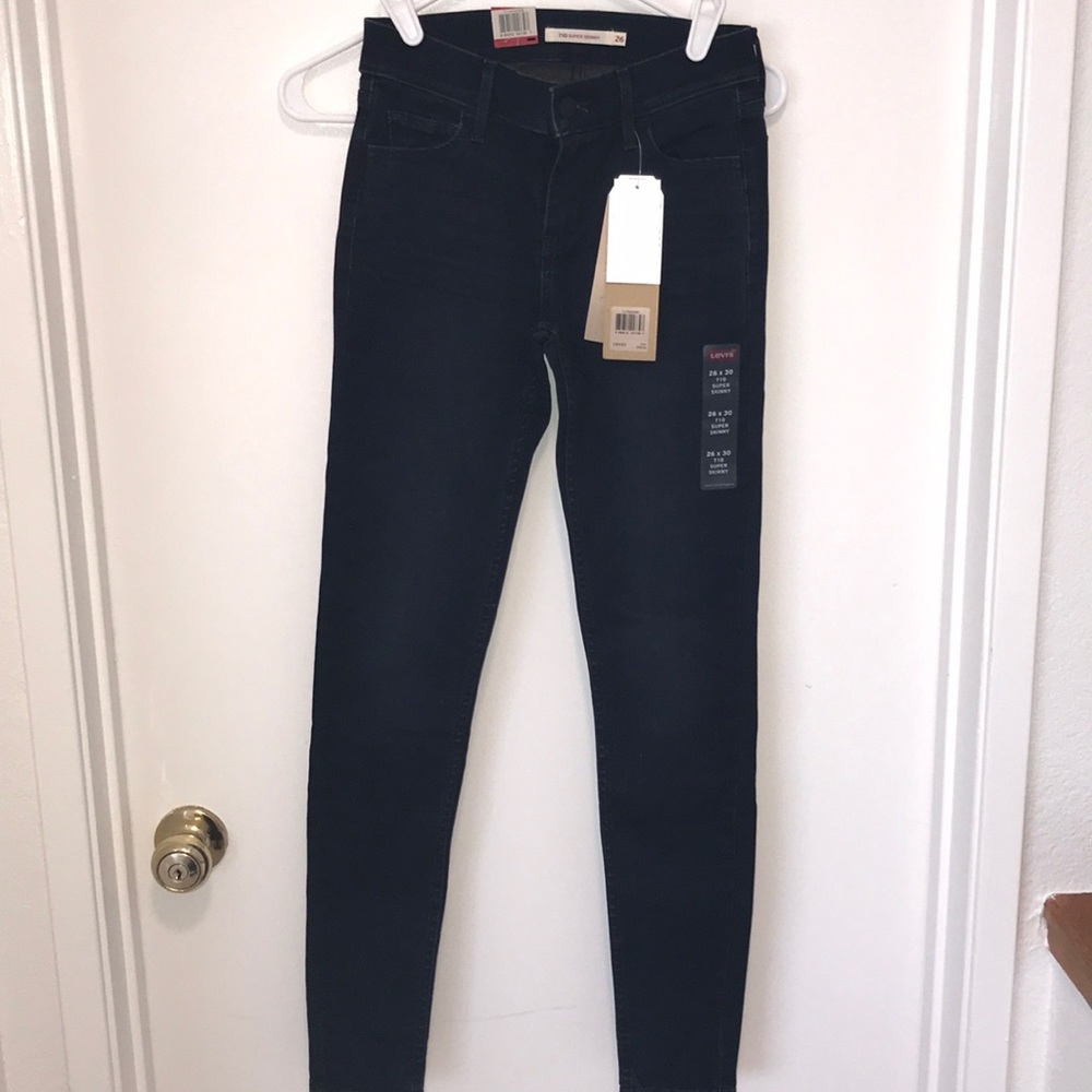 NWT Levi’s 710 Super Skinny Jeans